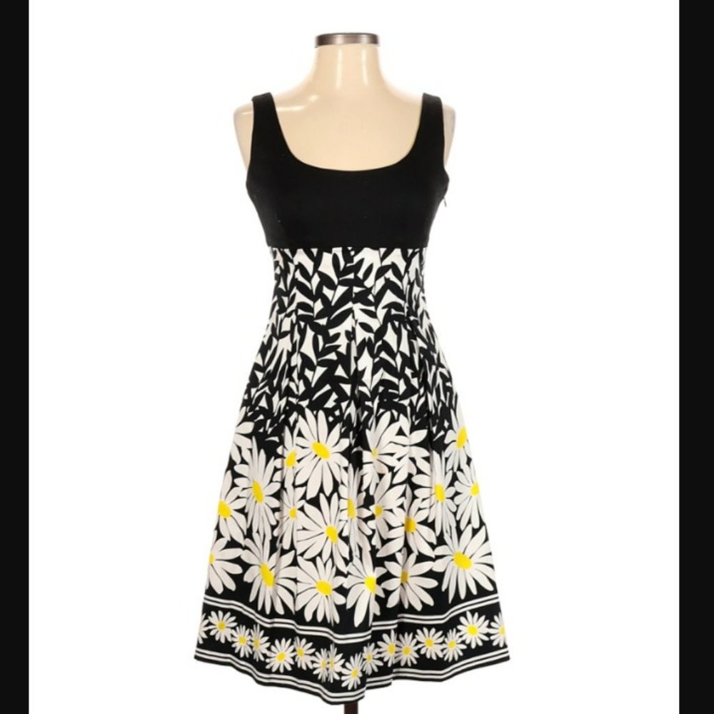 Maggy London Casual Dress Size 2 (Petite)